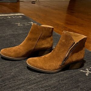 White Mountain Brown Suede Ankle Boots